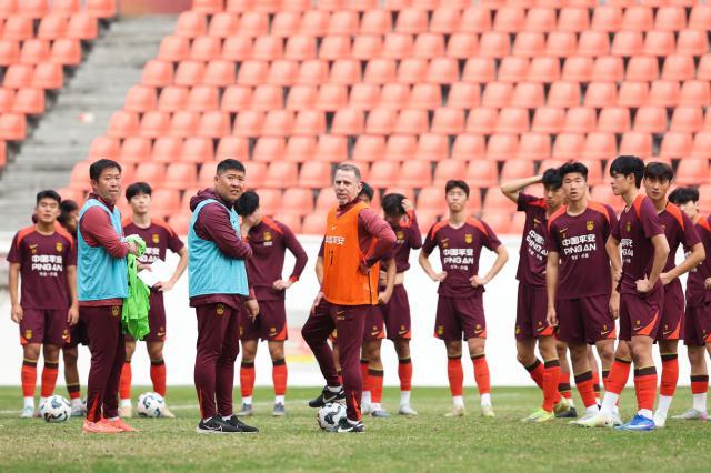 FB体育官方入口-U19国青义乌集结将两战袋鼠 步入战术磨合快车道