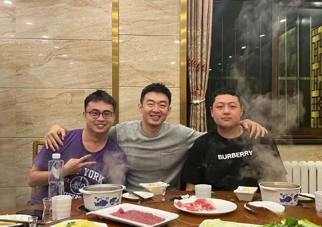 FB体育-刘家成接班人？多次狮子大开口全砸手里，球迷：卖人都卖不明白